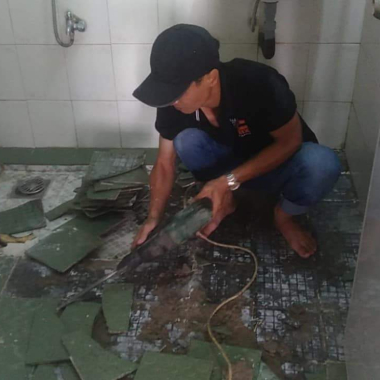 DỊCH VỤ CHỐNG THẤM NHÀ VỆ SINH GIÁ RẺ 